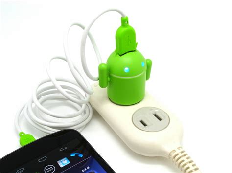 目が光る！ドロイドくん型ACアダプタ – ゼロから始めるスマートフォン