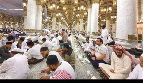 Intip Suasana Arab Saudi Di Hari Pertama Ramadan H Masjid Nabawi