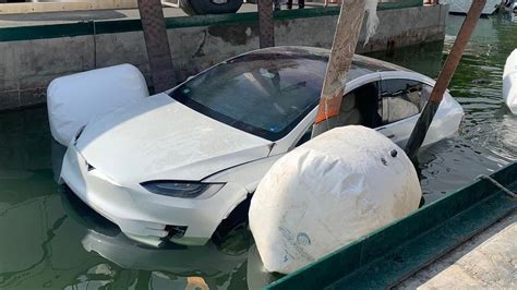 Tesla Model X Is The Real Swim Shady Goes Dipping Into The Sea Causing The Water To Boil