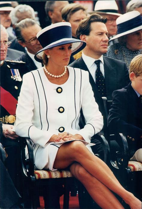 Princess Diana Fashion Princess Diana Pictures 90s Fashion Fashion Photo Elegante Y Chic