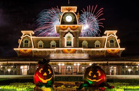 9 Magic Kingdom Park Photos That Will Inspire Halloween Thrills Right ...