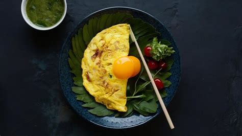 Premium Photo Thai Omelet Omelette Or Fried Beaten Egg