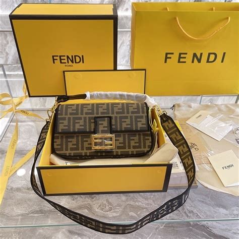 2024 Fendi Womens Baguette Vtage Versatile Shoulder Bag Crossbody Bag