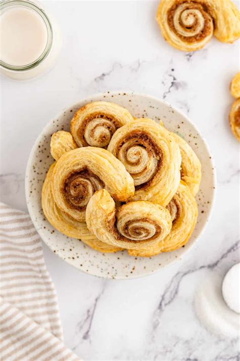 3 Ingredient Puff Pastry Cinnamon Swirls 365 Days Of Baking