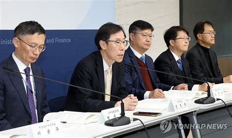 정정훈 세제실장 2023년 세법 개정 후속 시행령 개정안 브리핑 연합뉴스