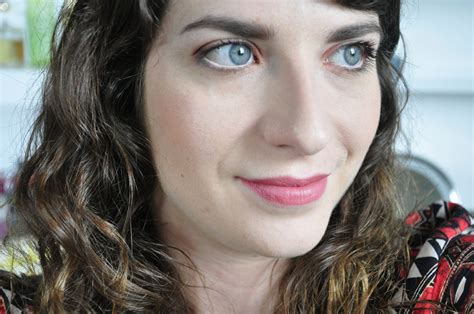 J ai testé et adoré le rouge à lèvres Bio Rose Nude de ZAO Réglisse Myrtilles