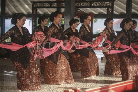 Tari Bedhaya Keraton Yogyakarta Antara Foto