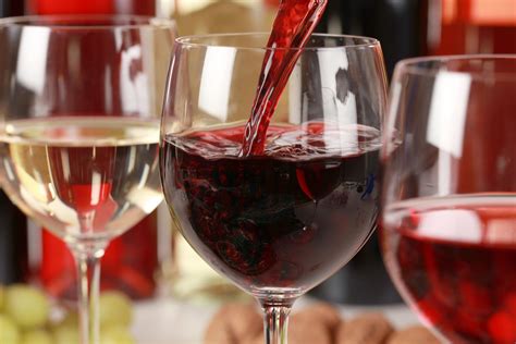 The Pros And Cons Of Drinking Red Wine