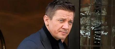 Lacteur Américain Jeremy Renner Connu Pour Ses Rôles Dans Lunivers De Marvel Dans Un “état