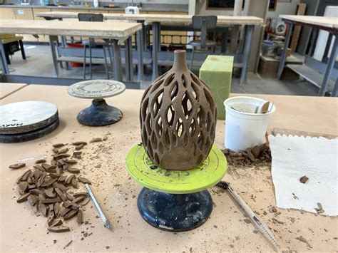 Creating Ceramic Lamps – Where Creativity Works