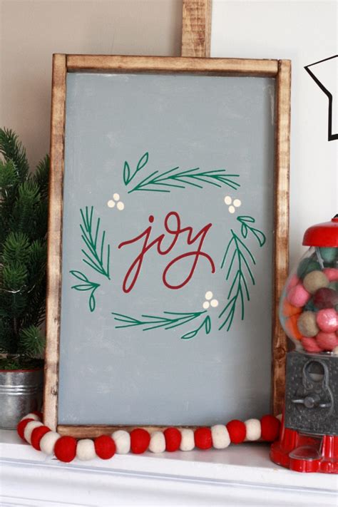 DIY FARMHOUSE WOOD CHRISTMAS SIGNS WITH CRICUT | EVERYDAY JENNY