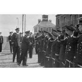 ImagesDéfense A Saint Nazaire l amiral Otto Schniewind inspecte les