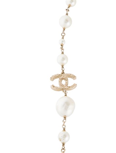 Chanel Faux Pearl Cc Logo Station Necklace White Gold Plated Bead