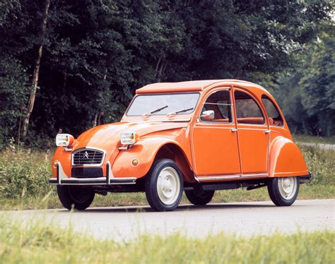 Citroën may bring back the iconic 2CV.