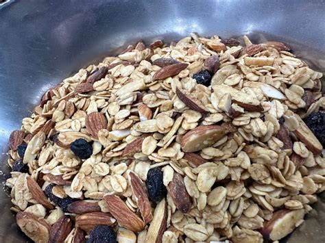 Rolled Oats Granola at Rs 600/kilogram in Ulhasnagar | ID: 2849953694848