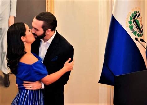 La reelección el beso a su esposa y las críticas del mundo al