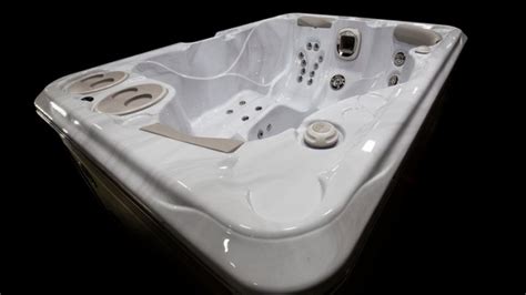 395 30 2 3 Person Hot Tub