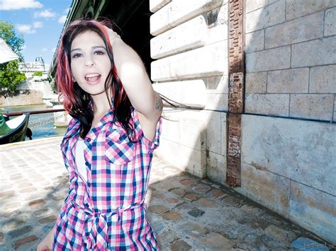 Outdoor Posing Scene Reveals Amateur Ass Of A Sexy Babe Joanna Angel Porn Pictures XXX Photos