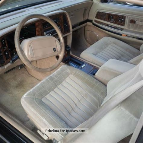 1990 Buick Riviera - Car Photo and Specs