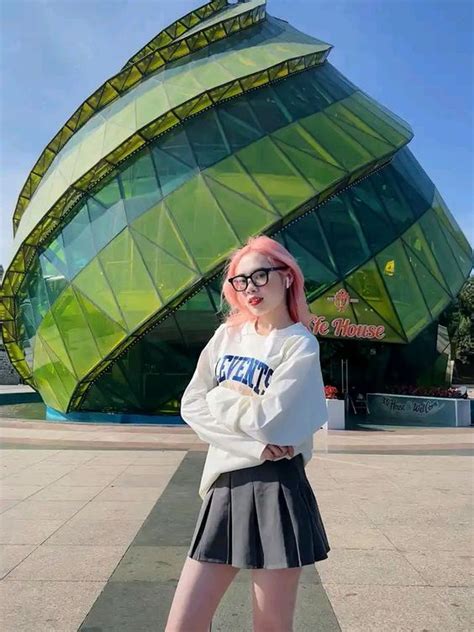 10 Hot Sexy Ngoc Matcha Bikini Pics