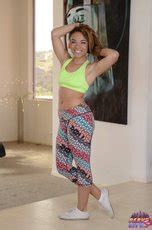 Naughty Brunette Hottie Jamie Marleigh Revealing Her Sexy Bare Titties 18 Photos