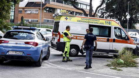 Incidente A Roma Donna Investe E Uccide Il Marito