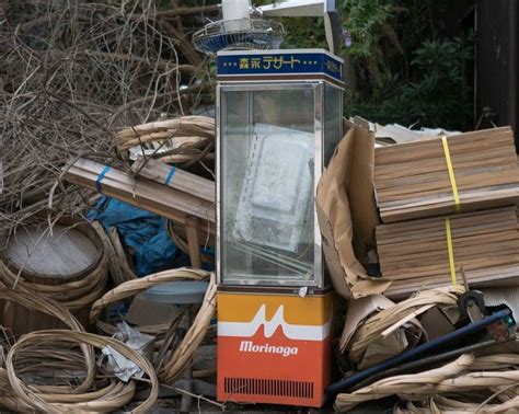 Stand. | Japan, Standing