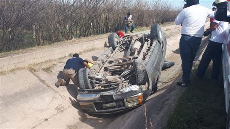 Vuelcan Y Caen A Canal De Riego En Coahuila Hay Lesionados Grupo