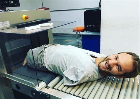 Nick Vujicic Australiano Nacido Sin Brazos Ni Piernas Supera Sus