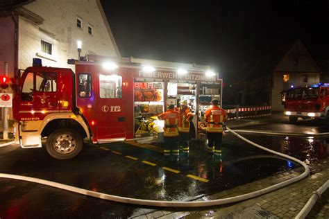 Flammen Greifen Auf Wohnhaus Ber