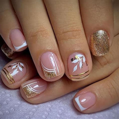 24 Stuks Korte Vierkante Druk Op Nagels Nude Glanzende Gouden Lijnen Om Te Plakken Bol