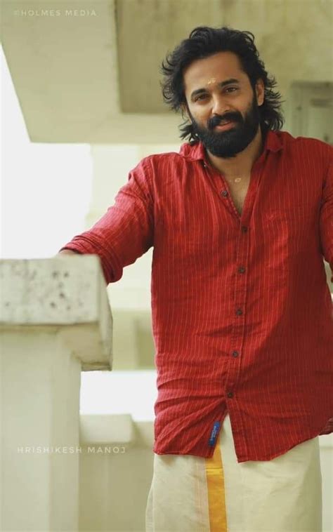 ponniyin selvan vikram hd images unni mukundan photoshoot