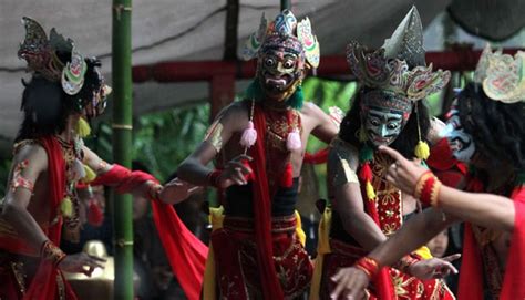 Tari Topeng Malangan Tarian Tradisional Dari Malang Provinsi Jawa