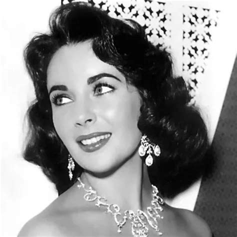 Lesbian Kiss 6 XHamster