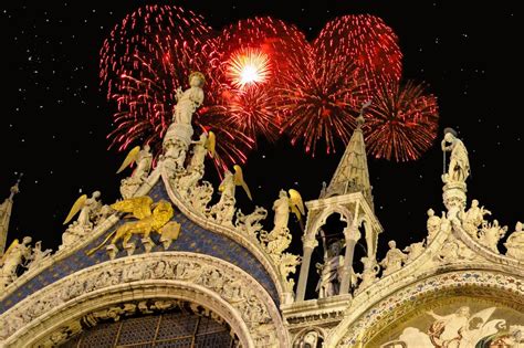 Christmas In Venice Markets Midnight Mass And Murano Glass Walks Of Italy