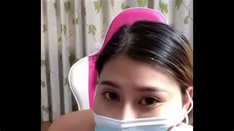 Clip Sex Gái show vú đẹp part1 TUOI69