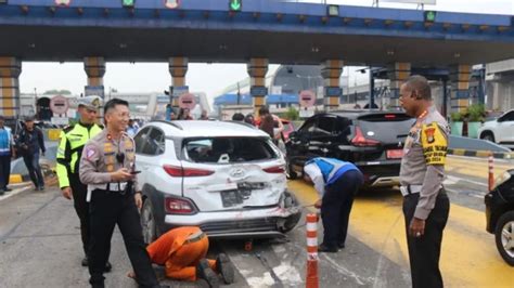 Kronologi Kecelakaan Beruntun Di Gerbang Tol Halim Utama Sopir Truk