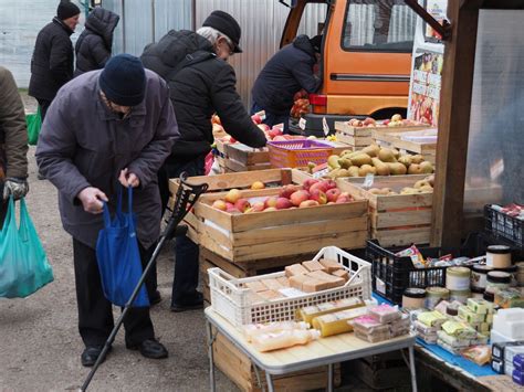 Wtorek na targowisku w Koszalinie Zobacz co można znaleźć na