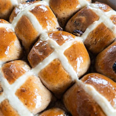 Easy Hot Cross Buns Makyla Creates