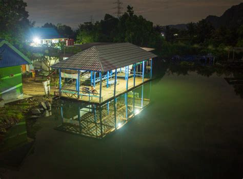 Gemerlap Kunang Kunang Pesona Wisata Malam Rammang Rammang