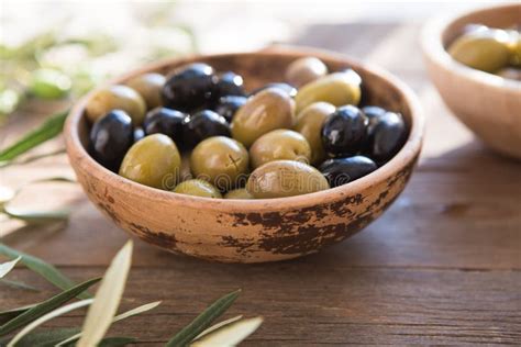 Bolas Con Diferentes Tipos De Aceitunas Aceitunas De Calamata Negro