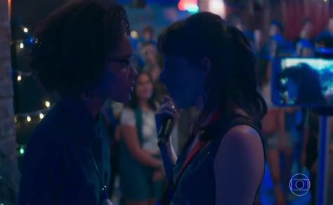 Heslaine Vieira Lesbian Scene In Malhacao Aznude