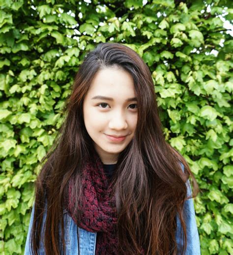 Loạt ảnh chụp với chị gái ruột chứng minh vẻ đẹp của hot girl Lào gốc Việt là do di truyền