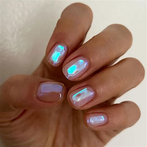 Aurora Nails Are Already S Coolest Manicure Trend In Gel