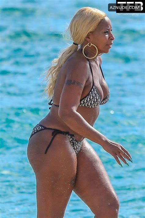 Mary J Blige In Bikini In Miami AZNude