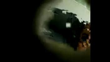 espiando a mi amiga en el baño XVIDEOS