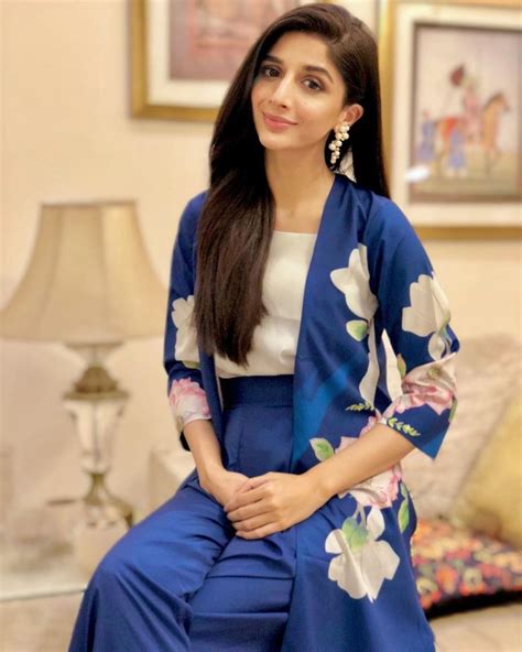 Mawra Hocanes Inspirational Friday Looks Reviewitpk