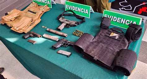 Carabineros Detiene A Sujetos Que Portaban Una Subametralladora Y Dos