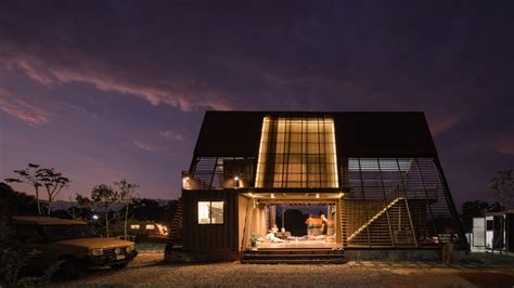 Cette Maison En A Est Construite Avec Des Containers Toits Alternatifs