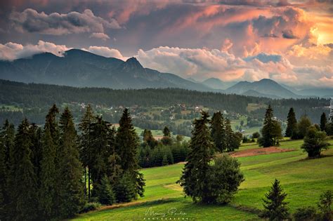 Widok Z Polany Na Dolin I G Ry Tatry O Zachodzie S O Ca